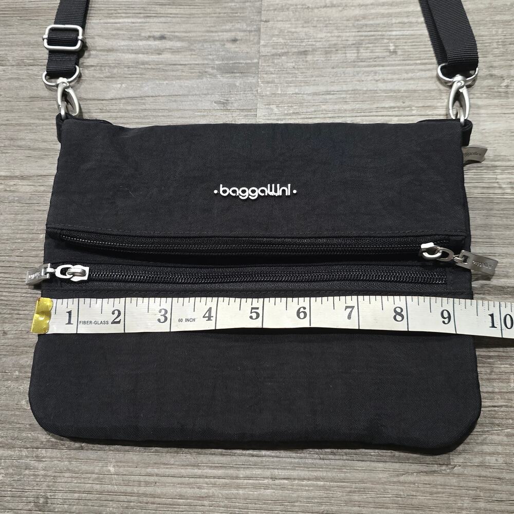 Baggallini Black Flip Zip Multi Compartment Crossbody Purse - Picture 7 of 9